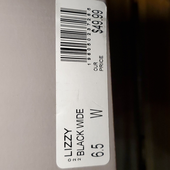 New- Ladies Sandals - Picture 3 of 3